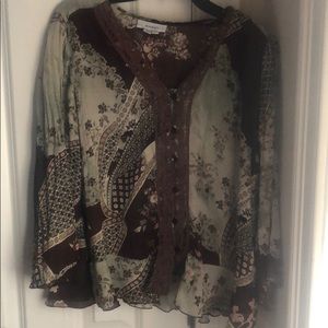 Patterned long sleeve blouse